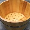 Chậu ngâm chân bằng gỗ có hạt mátxa